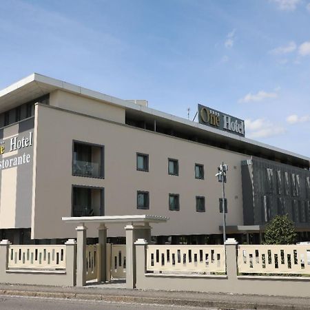 One Hotel & Restaurant Дальміне Екстер'єр фото
