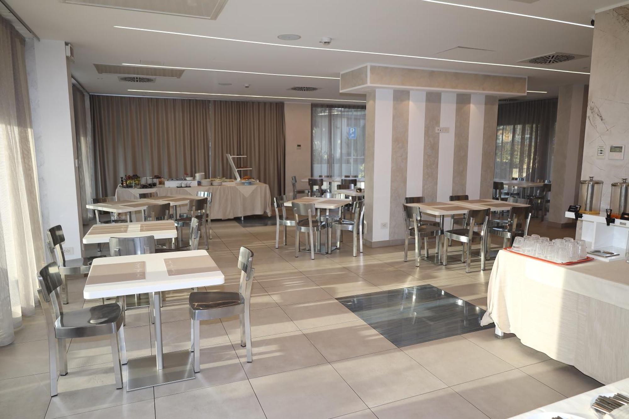 One Hotel & Restaurant Дальміне Екстер'єр фото